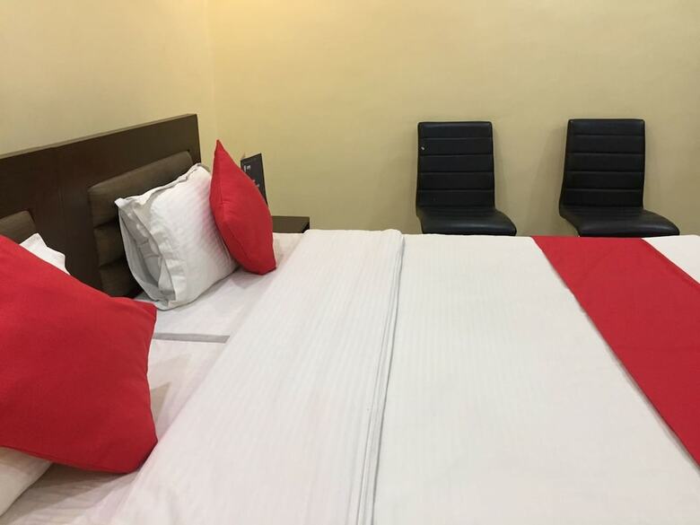 Hotel Oyo 3511 Crystal Studio