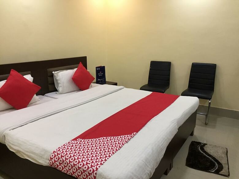 Hotel Oyo 3511 Crystal Studio