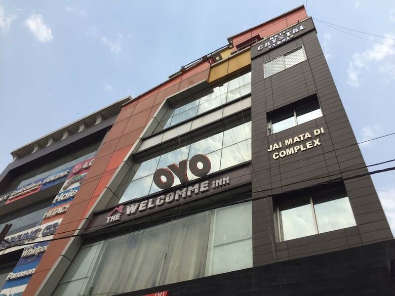 Hotel Oyo 3511 Crystal Studio