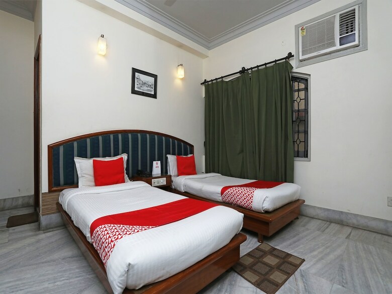 Hotel Oyo 3380 Gallery Inn