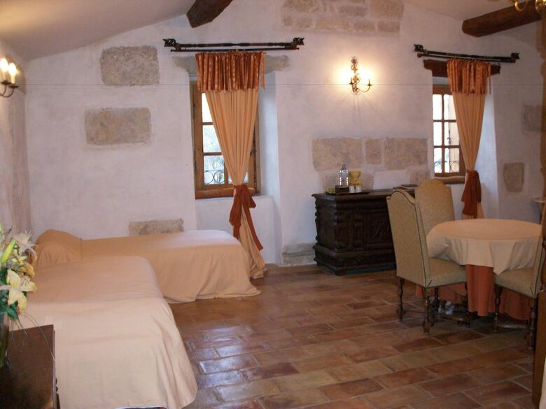 Bed & Breakfast Commanderie Templi�re de Launac-le-vieux