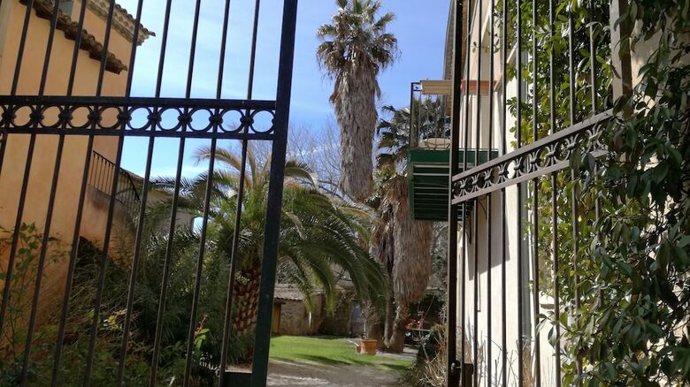 Bed & Breakfast Commanderie Templi�re de Launac-le-vieux