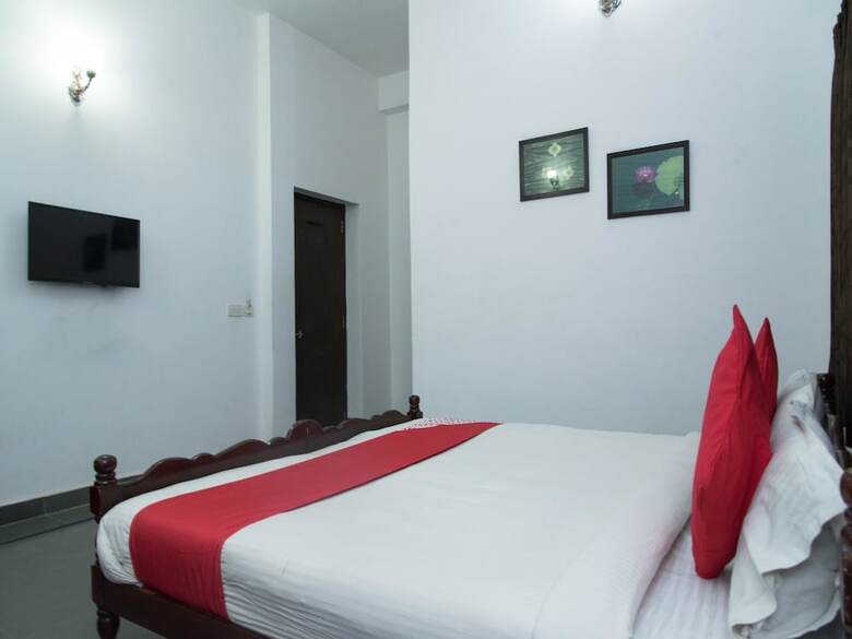 Oyo 14119 Hotel Manwar