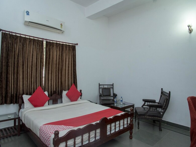 Oyo 14119 Hotel Manwar