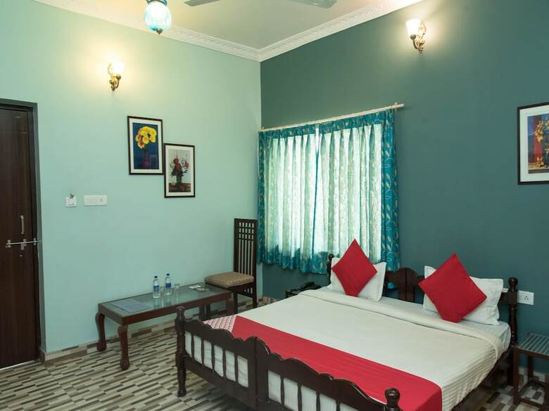 Oyo 14119 Hotel Manwar