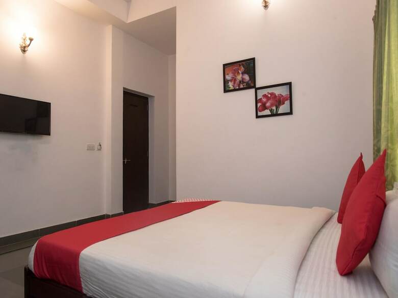 Oyo 14119 Hotel Manwar