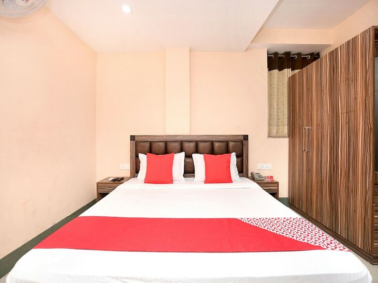 Oyo 15030 Hotel Ess Pee Grand