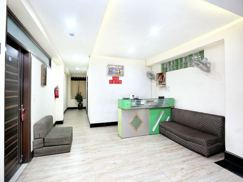 Oyo 15030 Hotel Ess Pee Grand