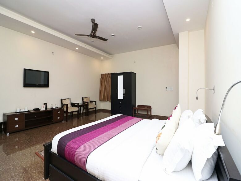Hotel Oyo 14890 Siddharth Villa