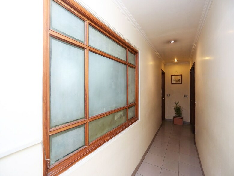 Hotel Oyo 3499 Tekarees Inn