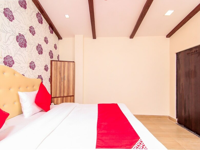 Oyo 12244 Hotel Jk Palace