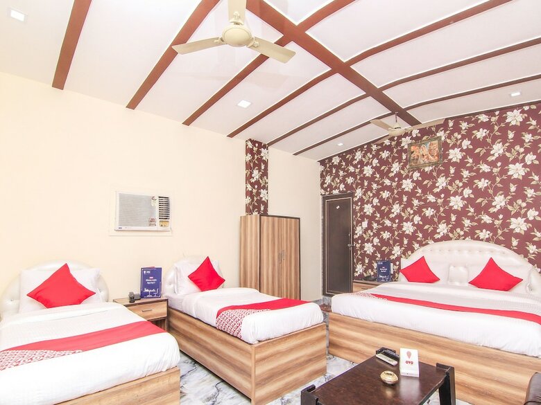 Oyo 12244 Hotel Jk Palace