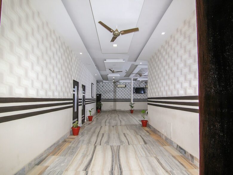 Oyo 12244 Hotel Jk Palace