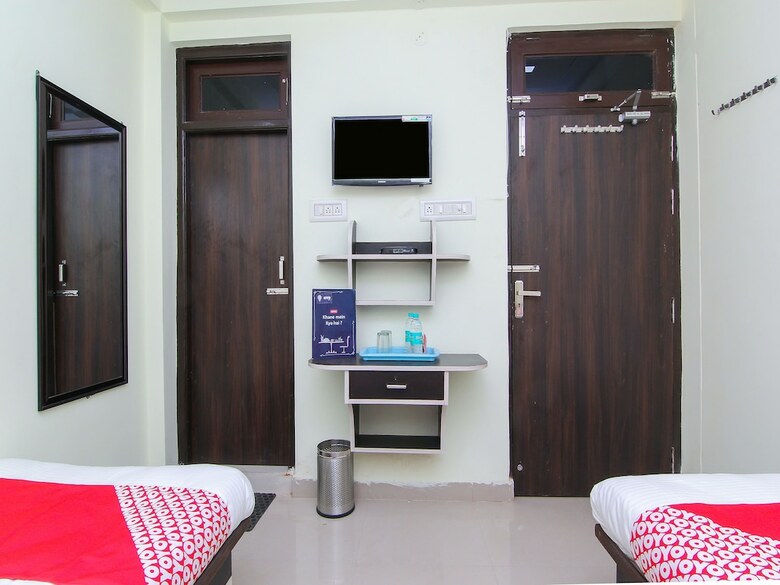 Hotel Oyo 12446 Shree Sai Guest House