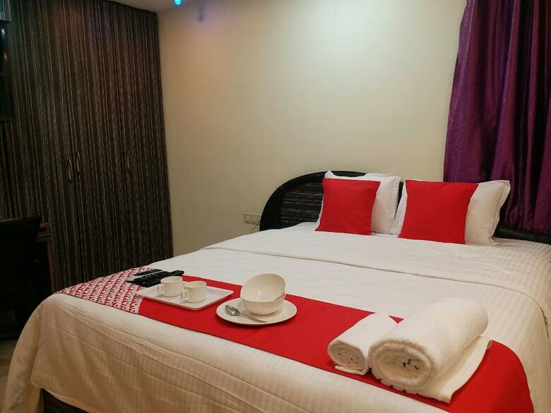 Hotel Oyo 12812 Four Seasons Villa