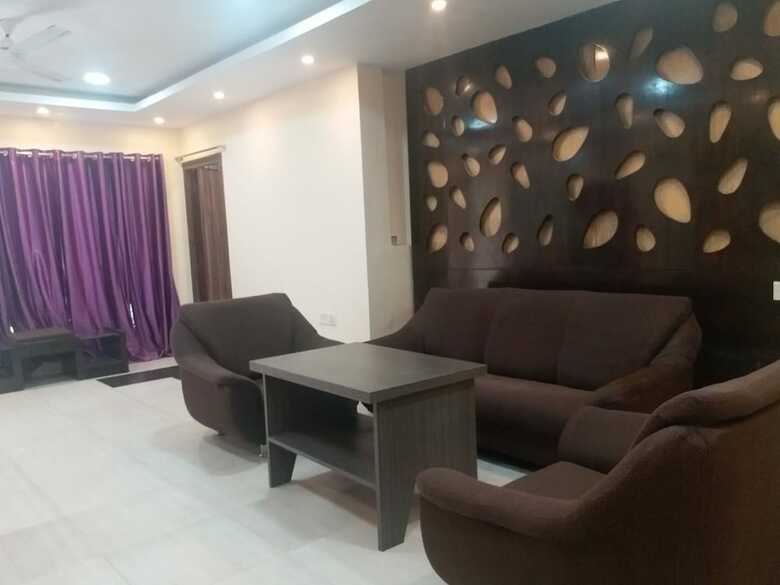 Hotel Oyo 12812 Four Seasons Villa