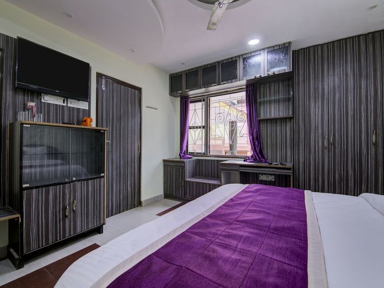 Hotel Oyo 12812 Four Seasons Villa