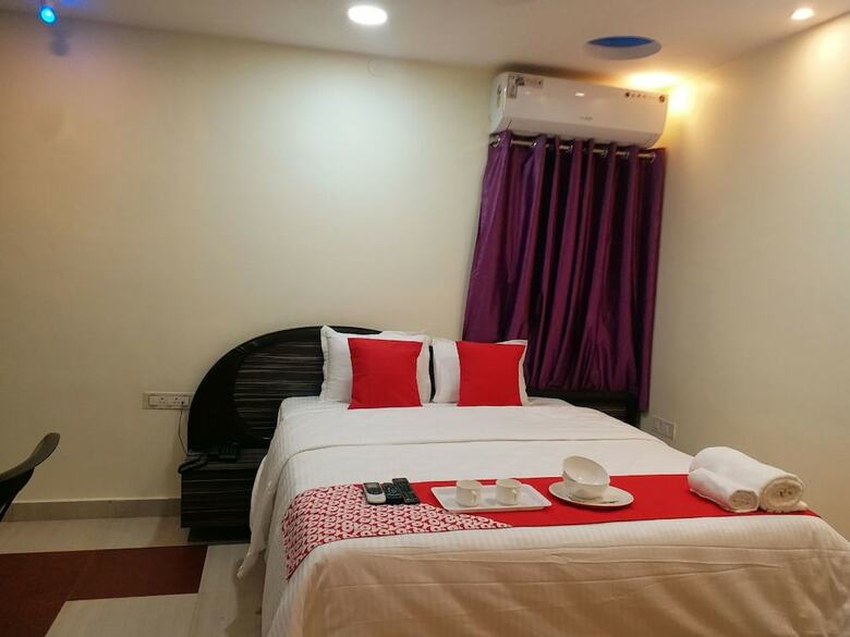 Hotel Oyo 12812 Four Seasons Villa