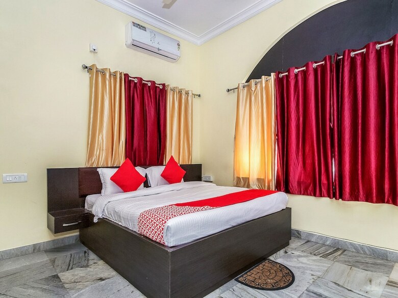 Oyo 12960 Hotel Adrija