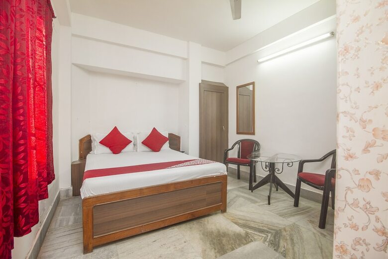 Hotel Oyo 12327 The Mapple