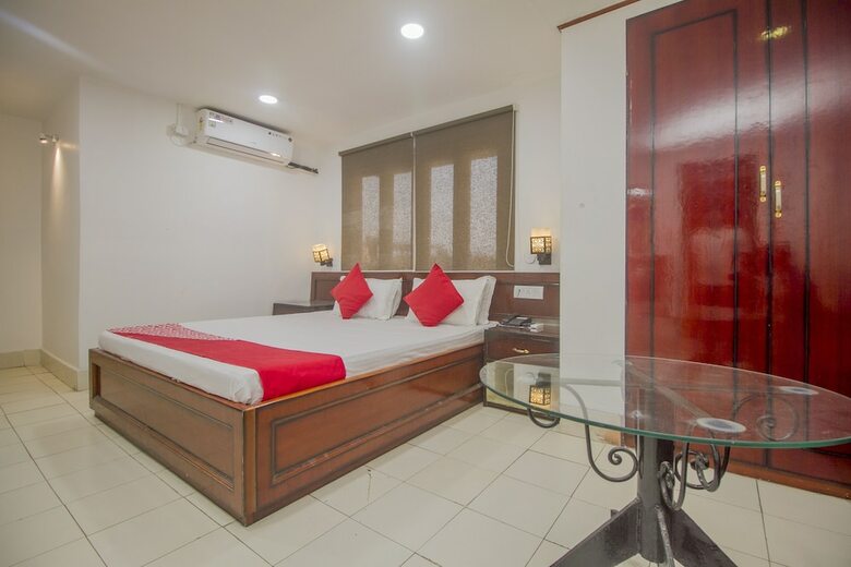 Hotel Oyo 12327 The Mapple