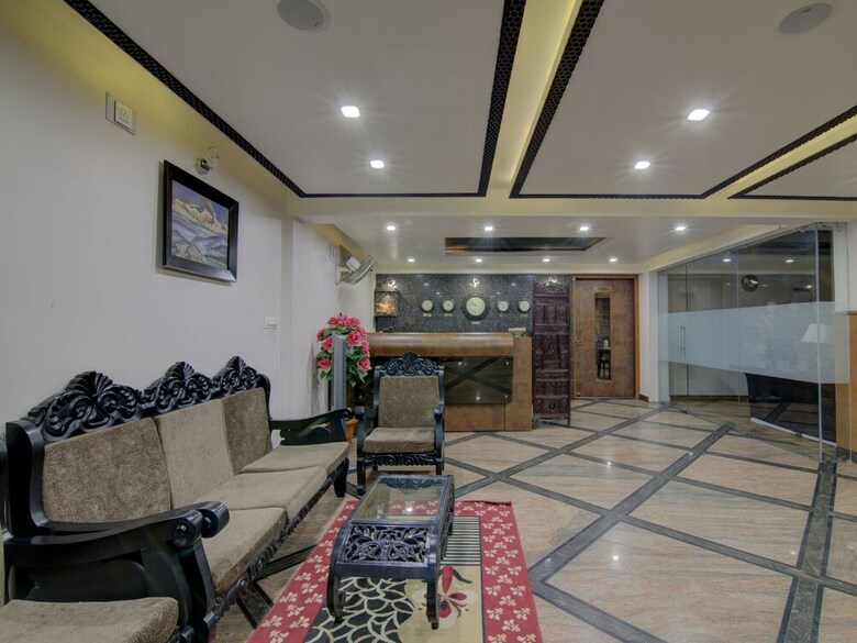 Oyo 13599 Hotel Venkatesh Regency