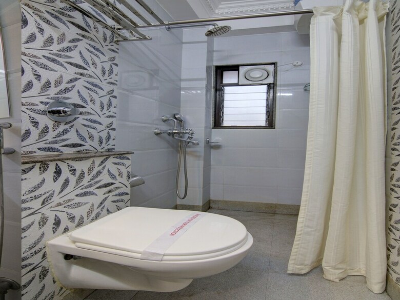 Oyo 13599 Hotel Venkatesh Regency