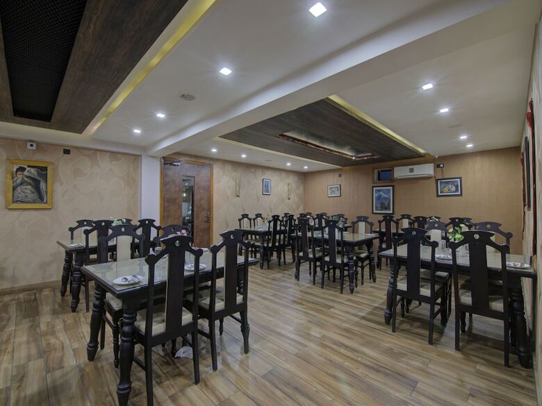 Oyo 13599 Hotel Venkatesh Regency