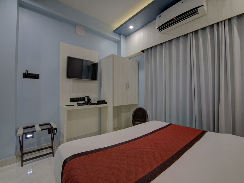 Oyo 13599 Hotel Venkatesh Regency