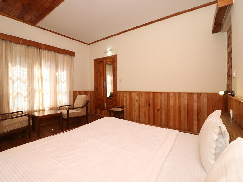 Oyo 13694 Home Elegant 2bhk Cottage Mall Road