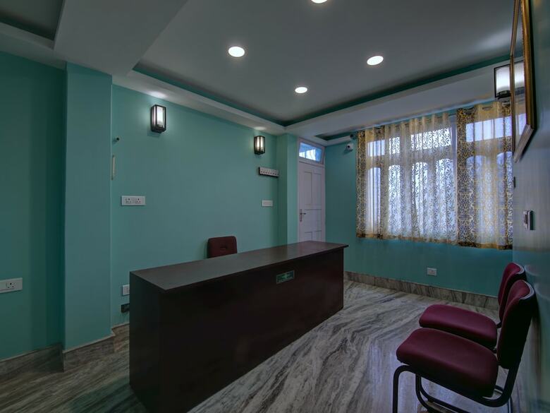 Oyo 13465 Greendot Hotel