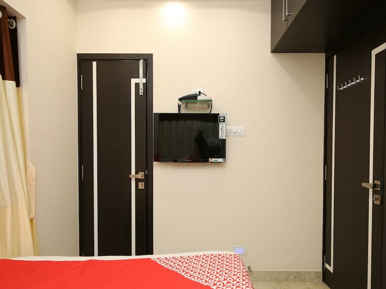 Hotel Oyo 13132 Newtown