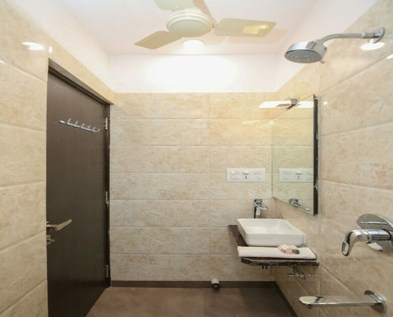 Hotel Oyo 13132 Newtown