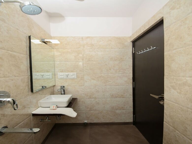 Hotel Oyo 13132 Newtown