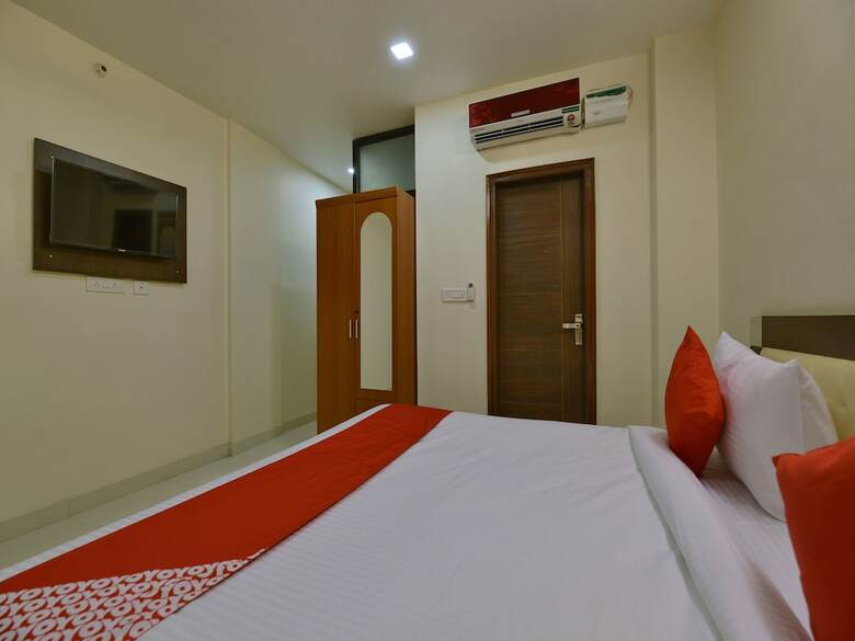 Hotel Oyo 12381 The New Heritage Heights View