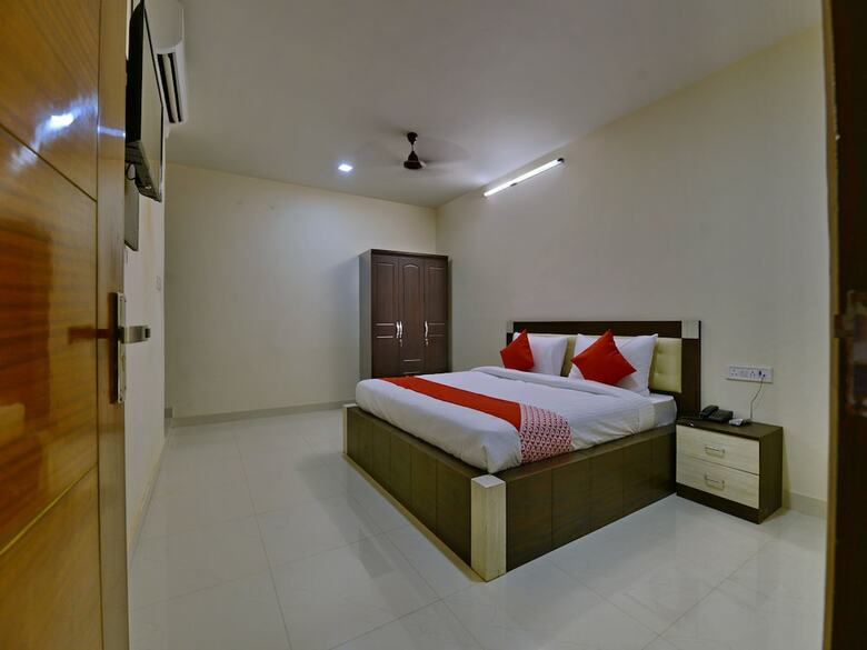 Hotel Oyo 12381 The New Heritage Heights View