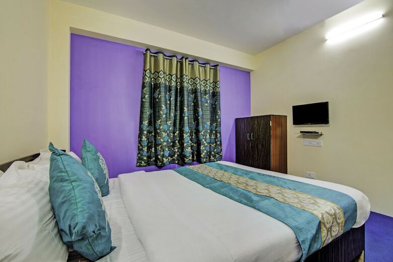 Hotel Oyo 13580 The Queenz
