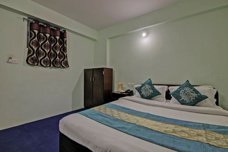 Hotel Oyo 13580 The Queenz