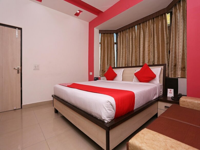 Capital O 10970 Hotel Krishna Palace