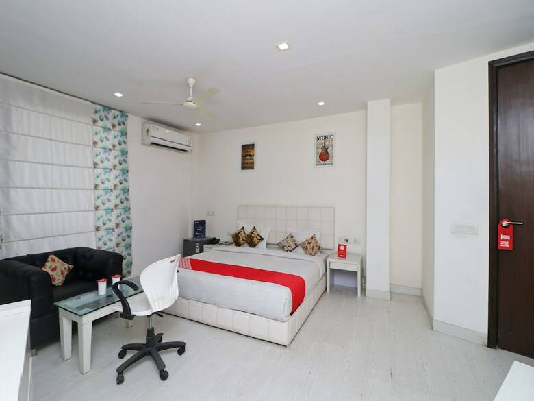Hotel Oyo 12346 Siris Inn