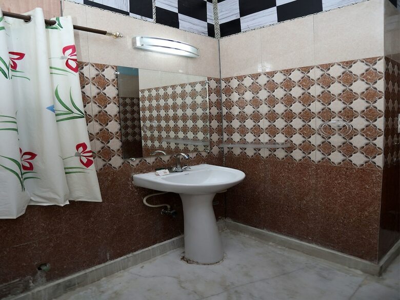 Hotel Oyo 270 Home Stay Inn