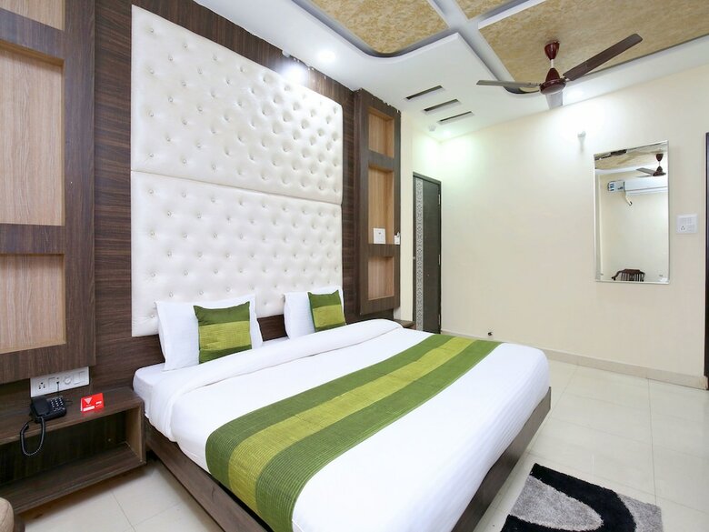 Oyo 14157 Rs Hotel & Restaurant