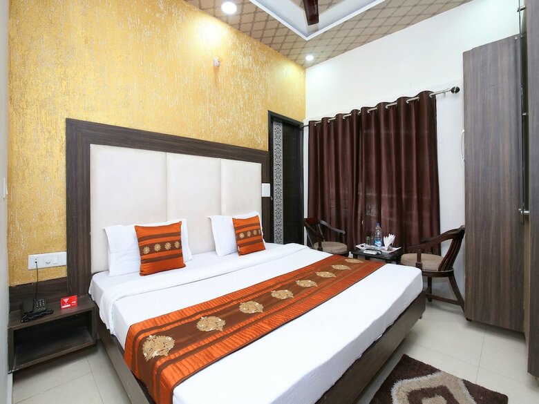 Oyo 14157 Rs Hotel & Restaurant