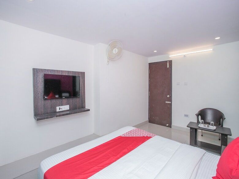 Hotel Oyo 13594 Mathrushree Residency