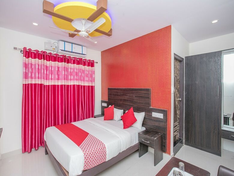 Hotel Oyo 13594 Mathrushree Residency