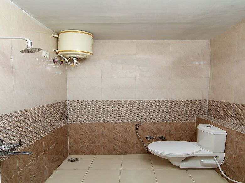Hotel Oyo 13314 Grand Almada Inn