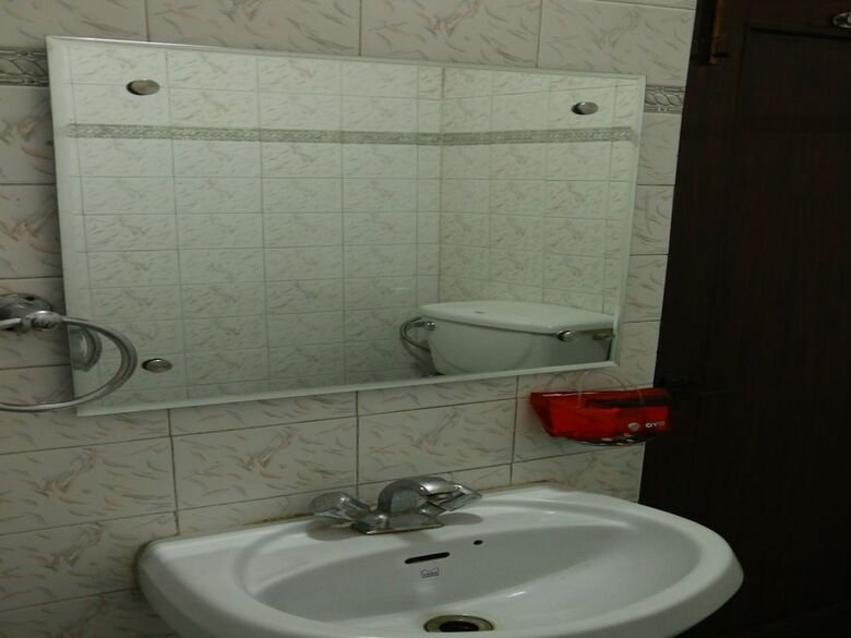Oyo 6851 Hotel Atithi