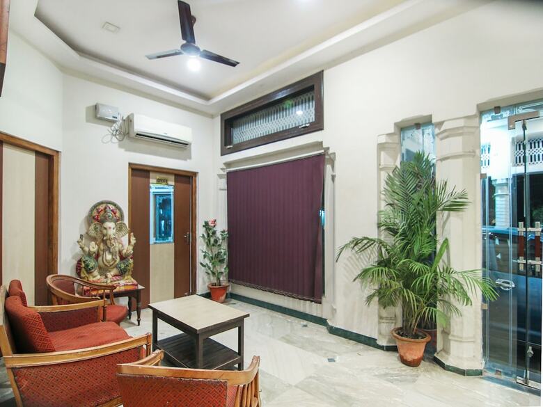 Hotel Oyo 13097 Prayag Holidays