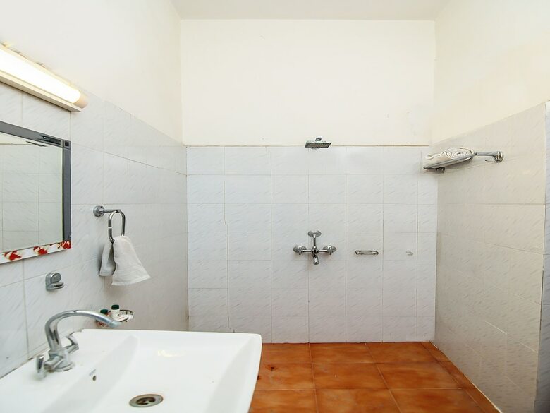 Hotel Oyo 13097 Prayag Holidays