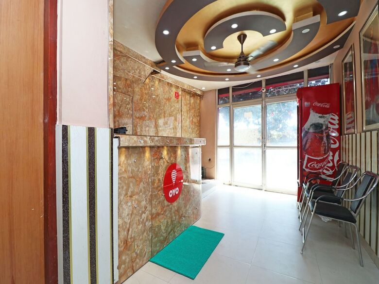Oyo 13234 Hotel Mahak